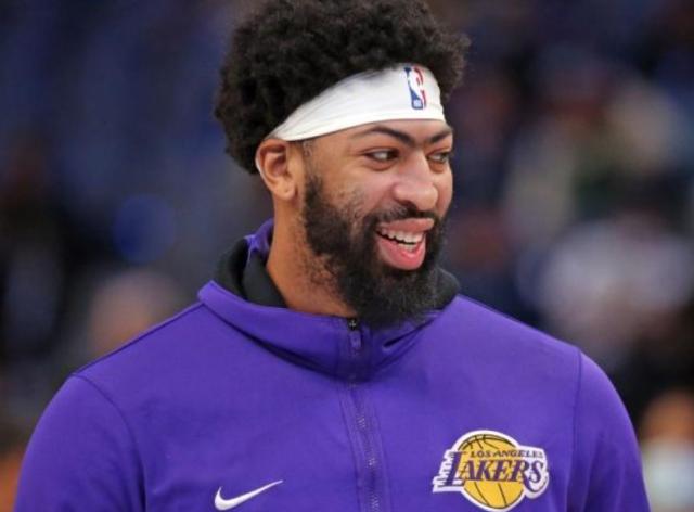 博鱼体育平台-浓眉明确湖人新赛季定位 认为韦少需要增加侵略性